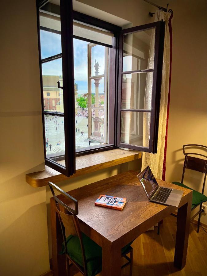 OLD TOWN Best View WiFi 300 Mb/s Huge screen Netflix AppleTV AmazonTV Warschau Buitenkant foto