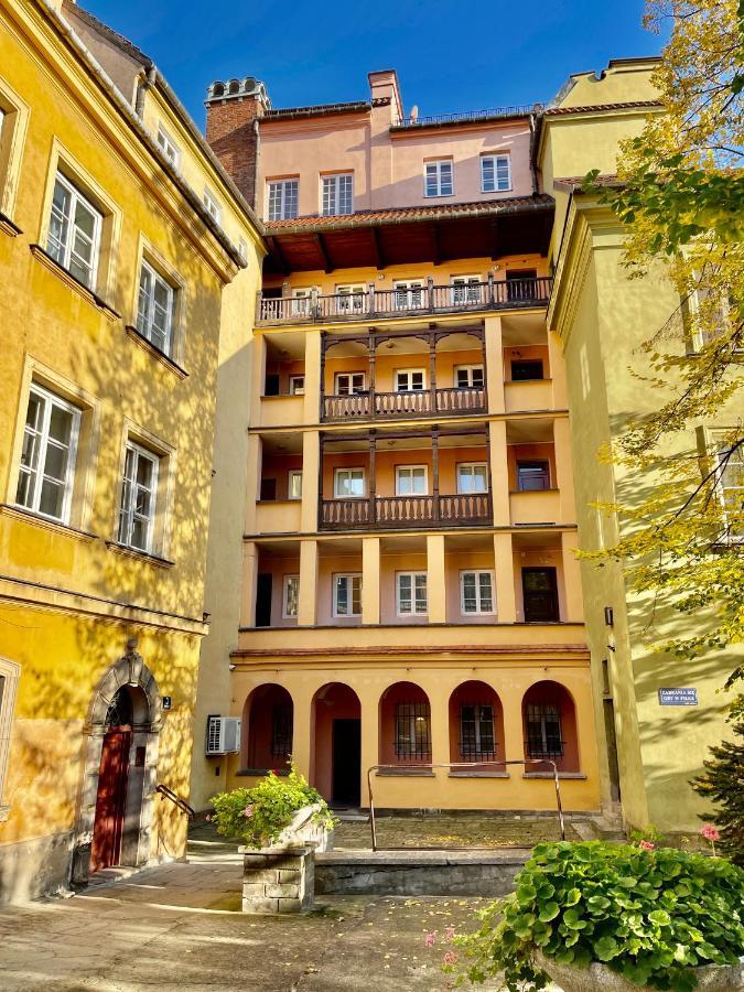 OLD TOWN Best View WiFi 300 Mb/s Huge screen Netflix AppleTV AmazonTV Warschau Buitenkant foto