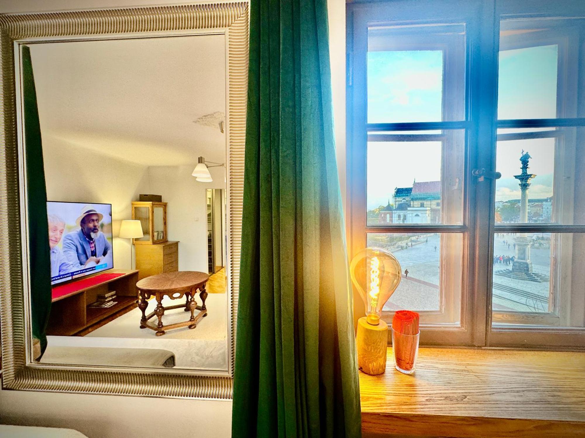 OLD TOWN Best View WiFi 300 Mb/s Huge screen Netflix AppleTV AmazonTV Warschau Buitenkant foto