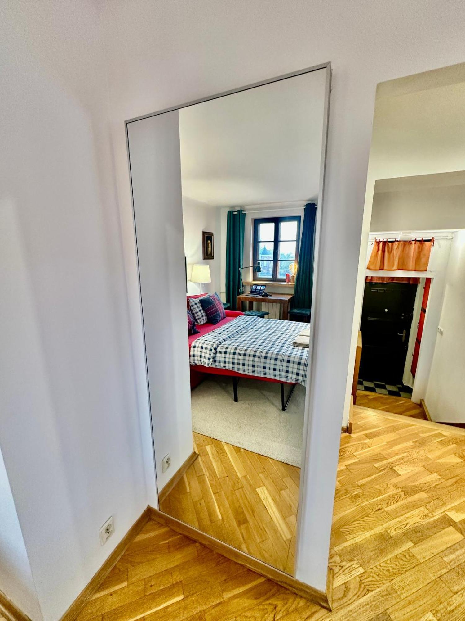 OLD TOWN Best View WiFi 300 Mb/s Huge screen Netflix AppleTV AmazonTV Warschau Buitenkant foto
