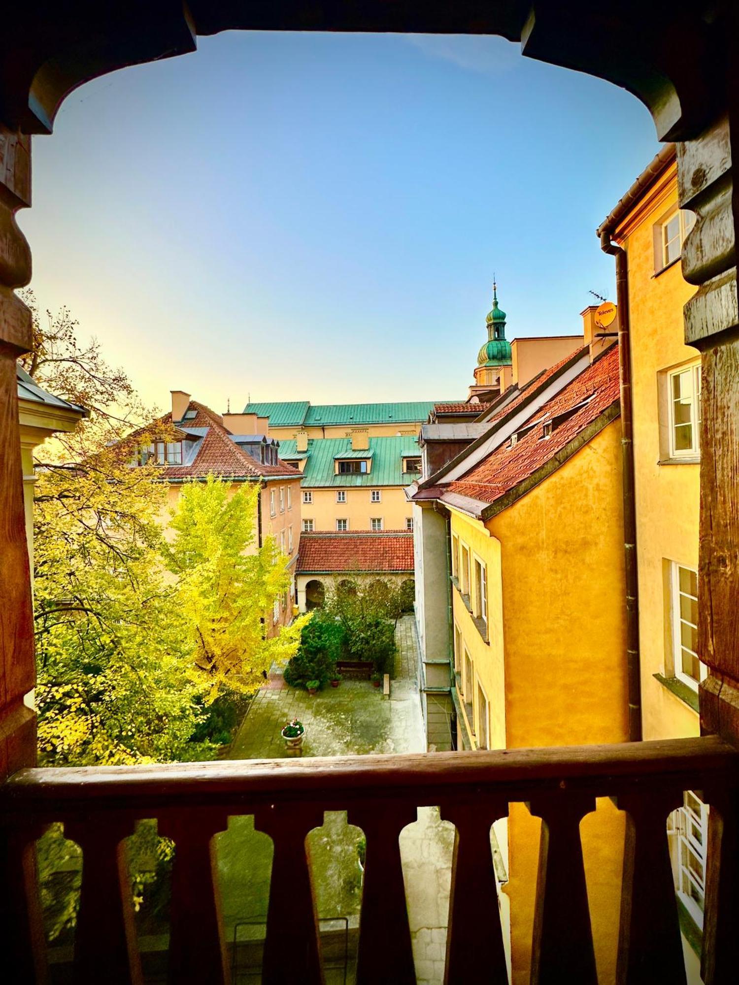 OLD TOWN Best View WiFi 300 Mb/s Huge screen Netflix AppleTV AmazonTV Warschau Buitenkant foto